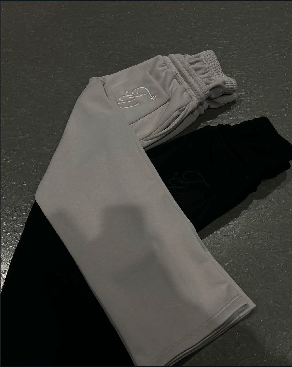 Star pattern joggers