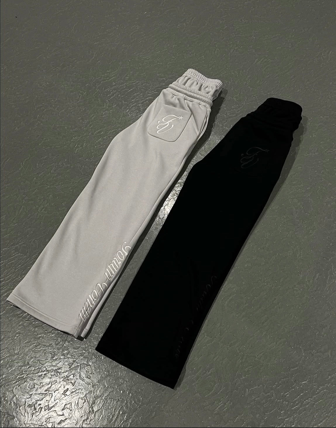 Star pattern joggers